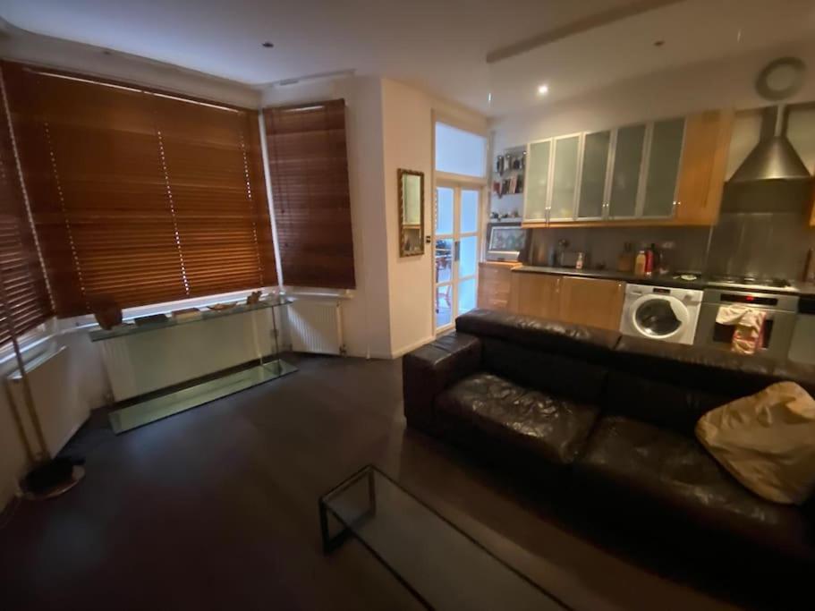 Large Studio Flat In Kensington ロンドン エクステリア 写真