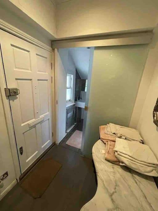 Large Studio Flat In Kensington ロンドン エクステリア 写真